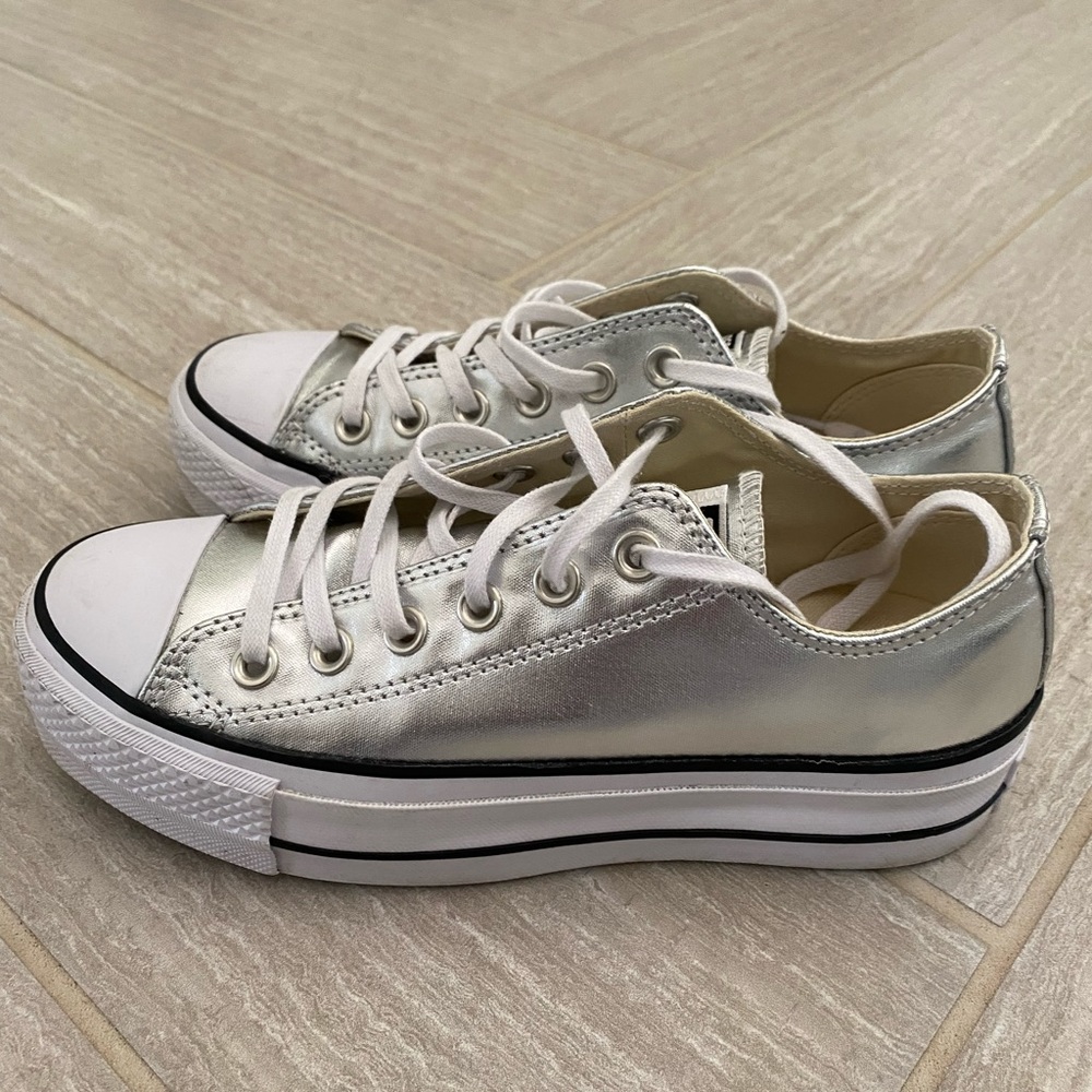Converse Plataform Silver. Size 6. - Picture 3 of 6